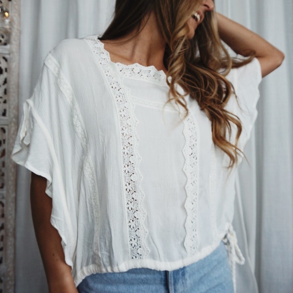 •Sedona Lace Blouse• - Picture 3 of 8